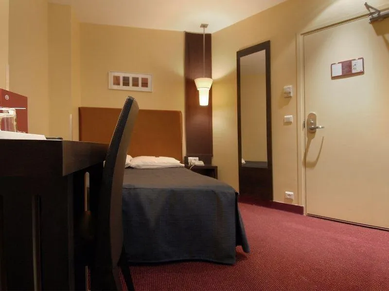 Hotel Magenta 38 By Happyculture Parijs